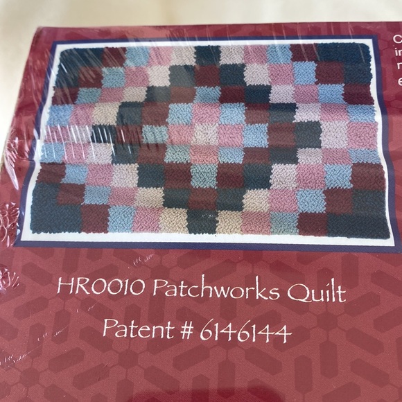 Rug Hook Kit Creations by Caron “Patchworks Quilt” NWT - Picture 4 of 6